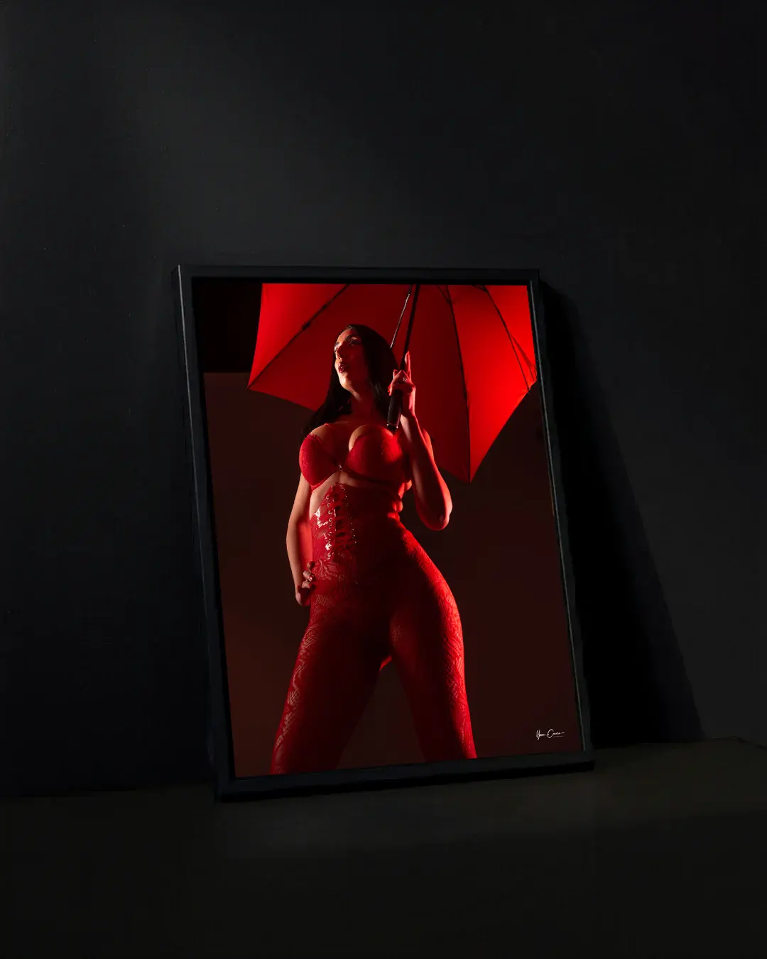 Tirage photo d'art encadré — portrait artistique en studio par Yann Cœuru photographe Ardèche